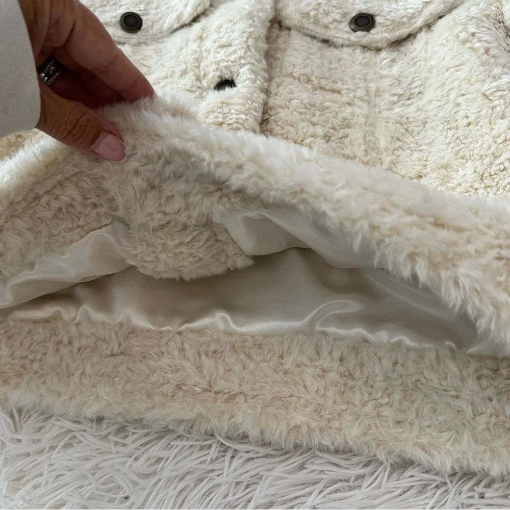 Victoria’s Secret Faux Fur Sherpa Teddy Jacket Cream White Size Large - Picture 10 of 15